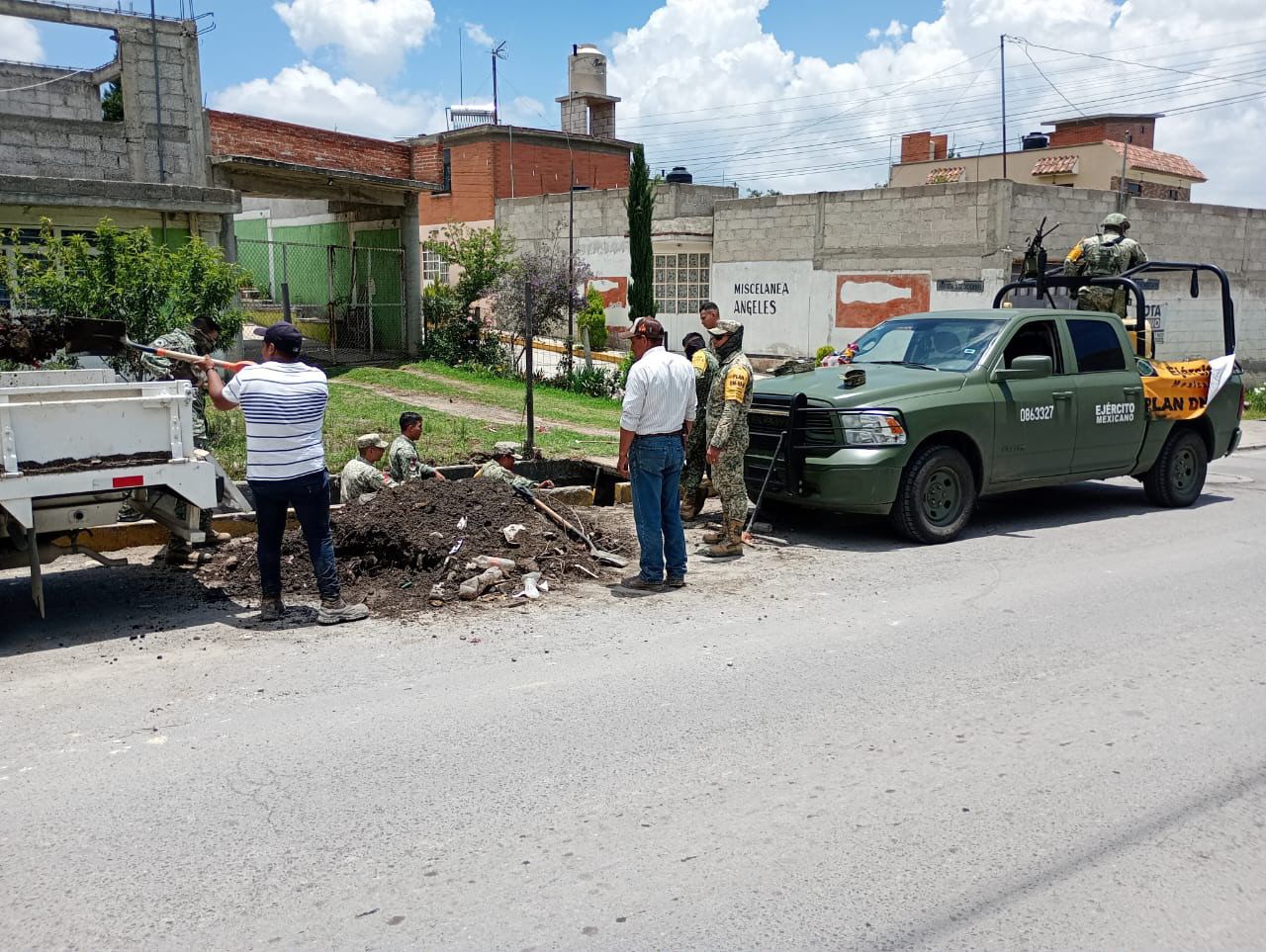 Reconoce Salvador Santos el apoyo de SEDENA y Guardia Nacional en labores preventivas y de limpieza en Huamantla